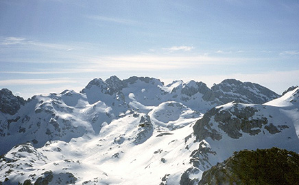 The Llambrión massif - south-west ridge of Pico Tesorero on the right llambrion